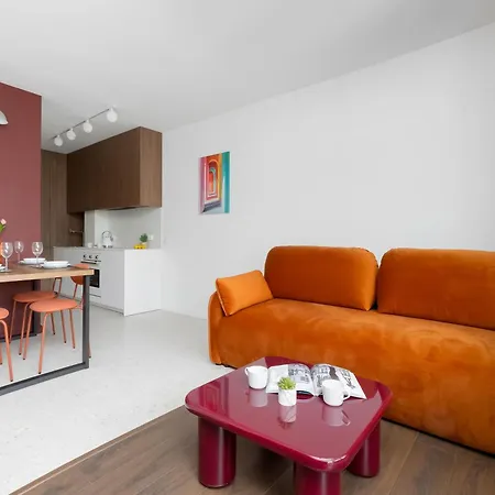 Exceptional With Balcony In Center By Renters Lejlighed