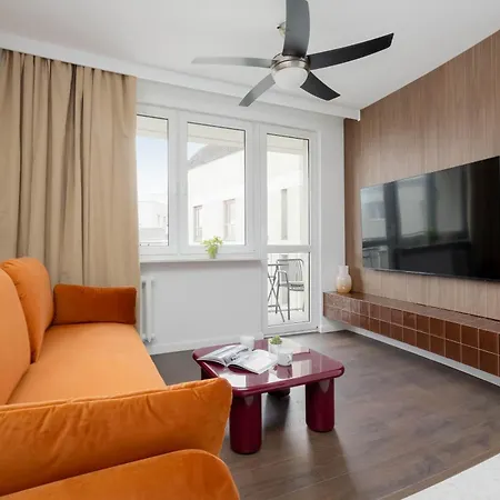 Exceptional With Balcony In Center By Renters *