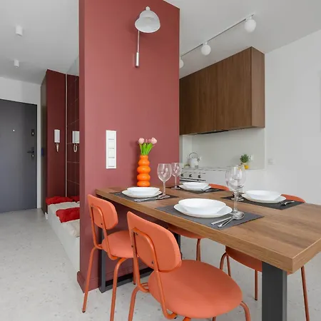 Exceptional With Balcony In Center By Renters *