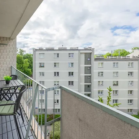 Exceptional With Balcony In Center By Renters